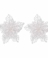 2x kerstboomversiering op clip witte glitter bloem 23 cm