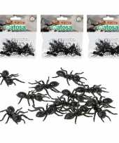 36x horror versiering mieren van plastic 5 cm