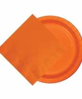 Oranje tafelversiering set 8 bordjes en 20 servetten
