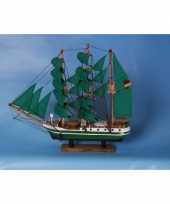 Versiering miniatuur zeilschip