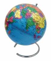 Versiering wereldbol globe blauw op ijzeren voet 20 x 24 cm